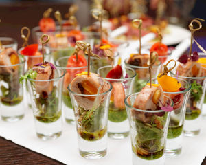 5 Simple Tips on How to Set Up a Friendly Catering Area on Your Event